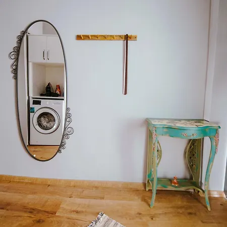 Appartement A Cozy, Quiet With Great View In Center Istambul