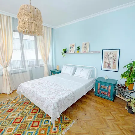 Daire A Cozy, Quiet With Great View In Center