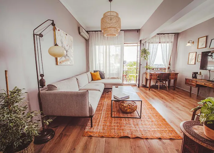 A Cozy, Quiet With Great View In Center Appartamento