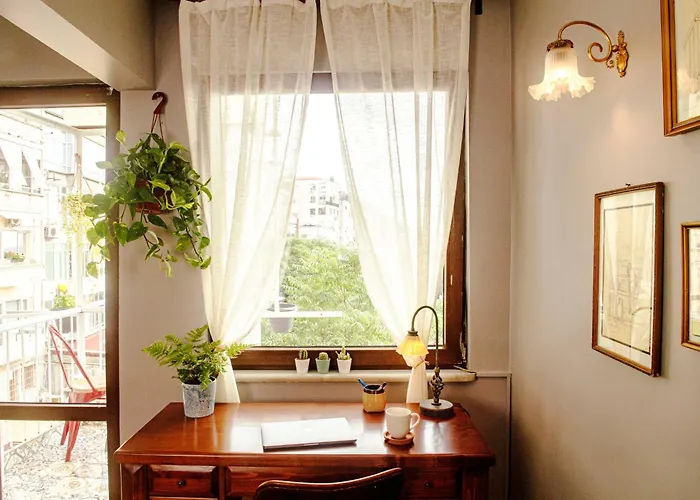 A Cozy, Quiet With Great View In Center Appartamento